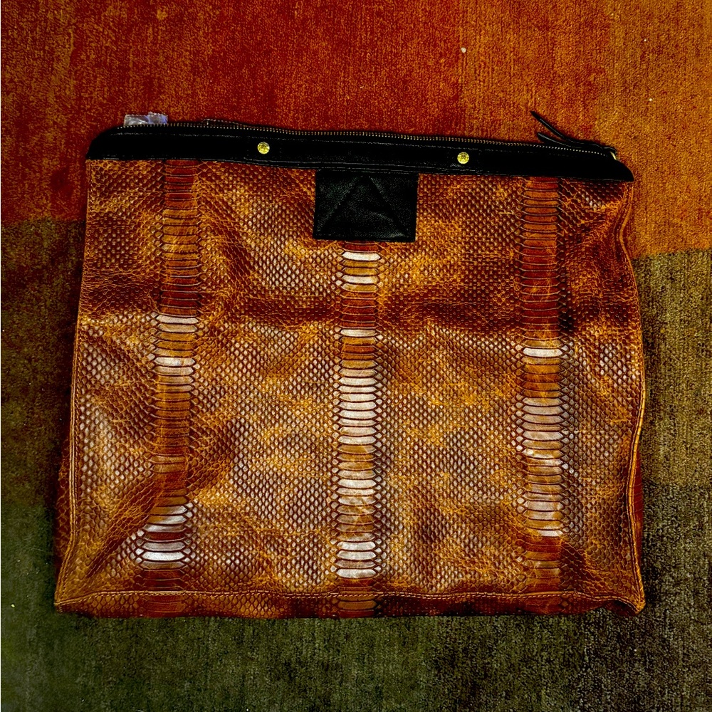 New Cynthia Vincent Large Leather Envelope Bag - Never Used